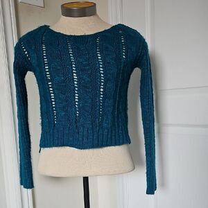Aeropostale Blue Crew Neck Sweater with Vertical Knit Patterns